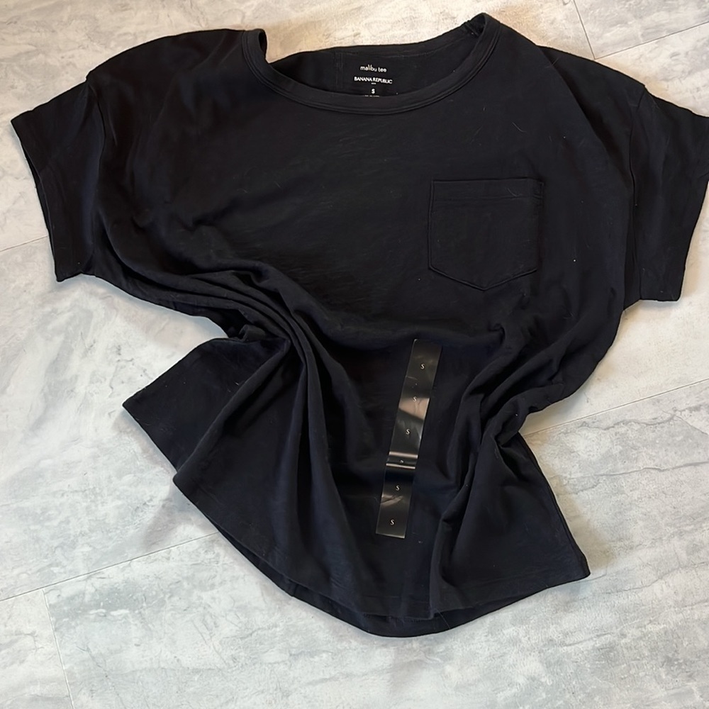 Banana Republic     NWT    Black Tee version wide scoop neck  Loosefit   Size S